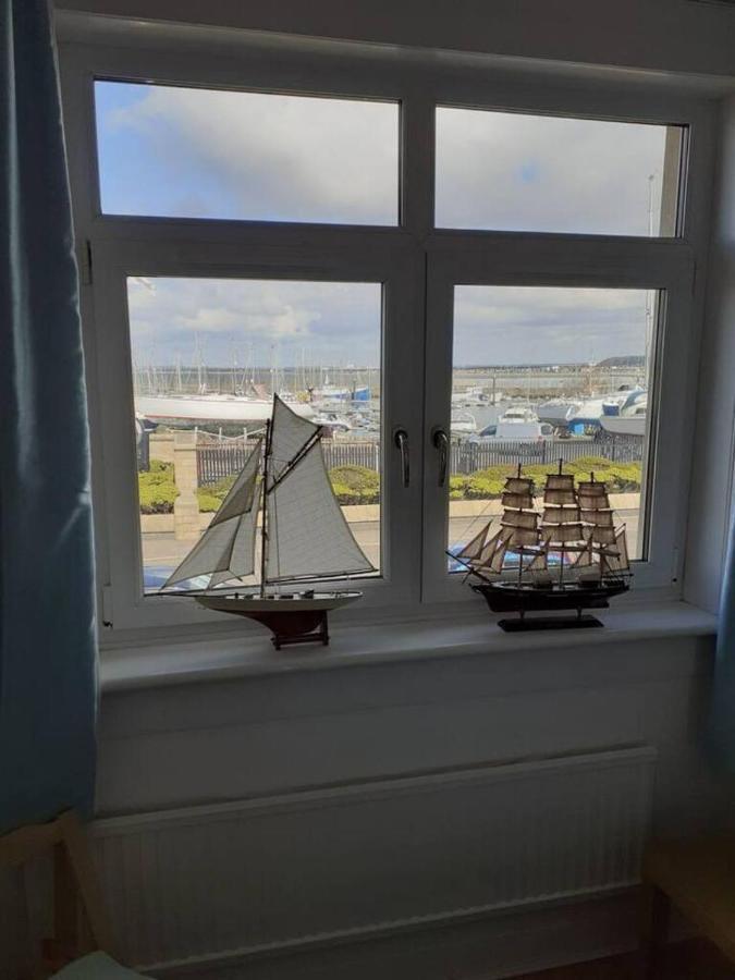 טרון Marina View Lovely Upper 3 Bedroom Apartment מראה חיצוני תמונה