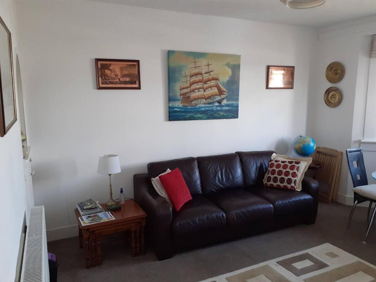 טרון Marina View Lovely Upper 3 Bedroom Apartment מראה חיצוני תמונה